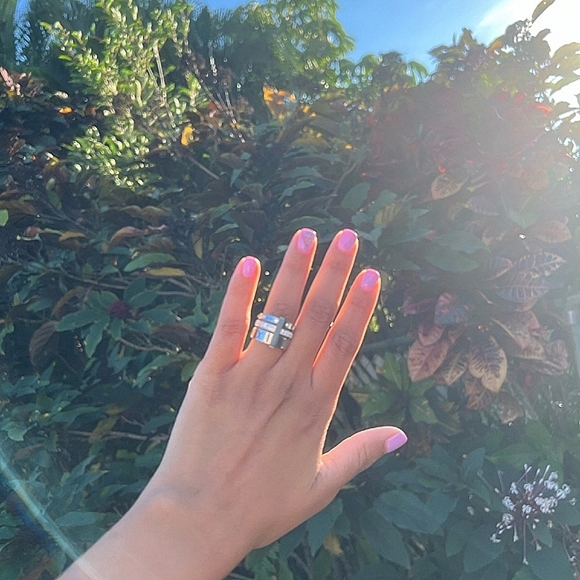 NEW 18k White Gold Roman Numeral Triple Band Diamond Ring - Picture 8 of 14